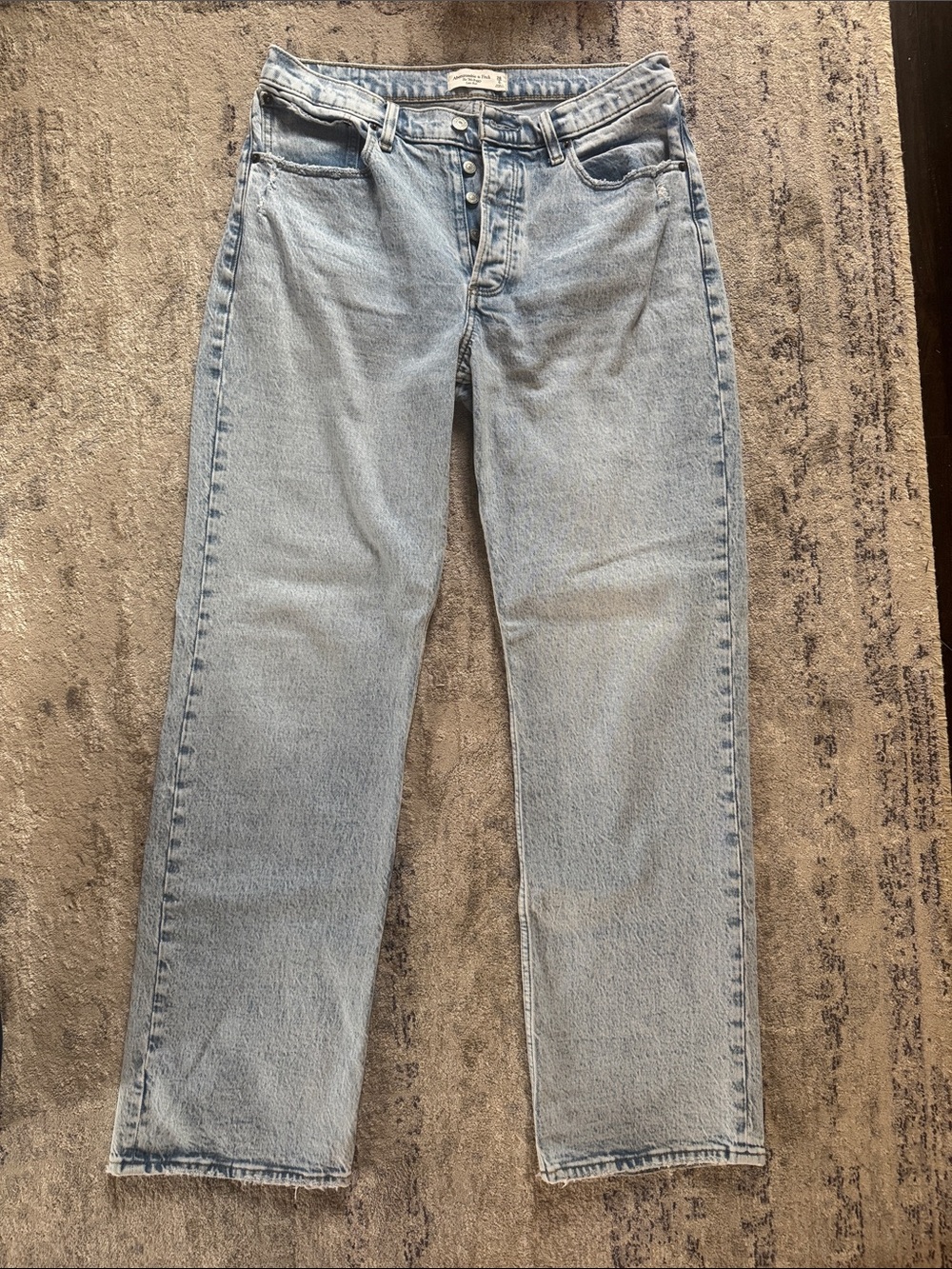 Abercrombie and Fitch The 90s Baggy Low Rise Light Wash Blue Jeans